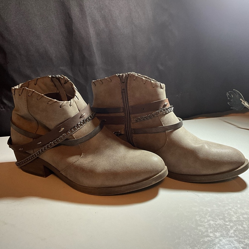 Tan Ankle Boots with Decorative Straps and Rounded Toe